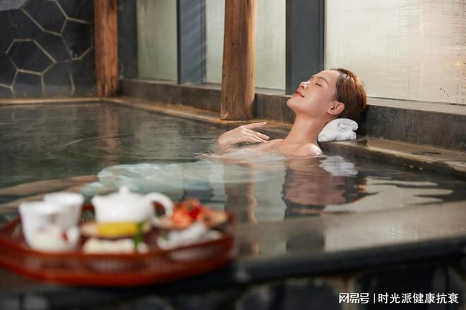 现：这个时间段洗澡更有助于睡眠凯发国际冬天最佳洗澡时间最发(图1)
